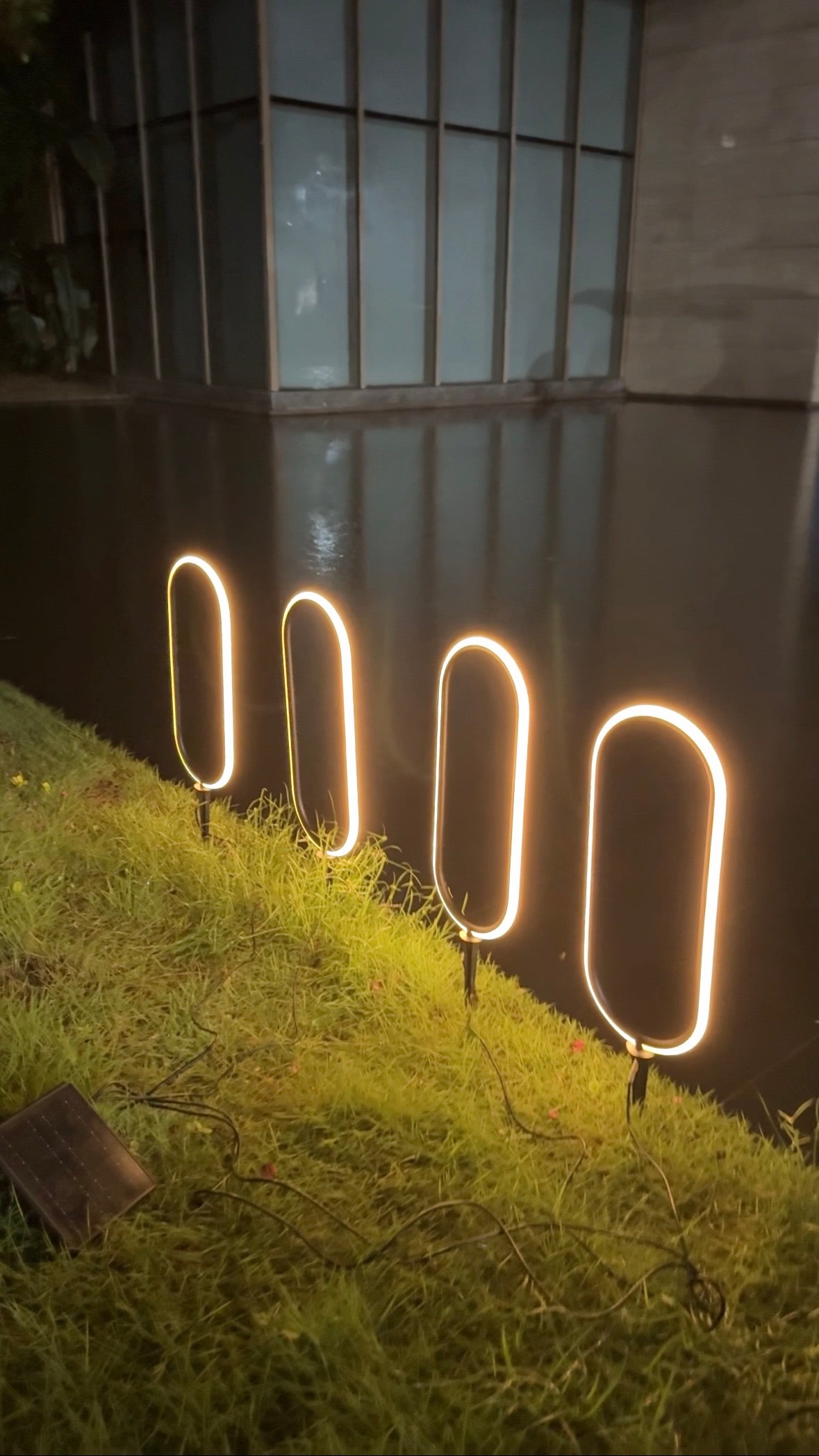 LED solarne vrtne luči na konico z ločenim panelom DC-0587W – komplet 4 – 5. pogled